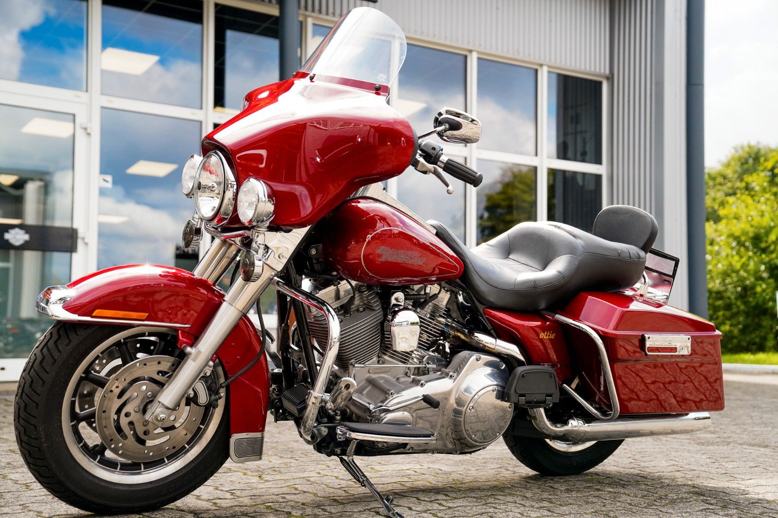 Fahrzeugabbildung Harley-Davidson FLHTP Electra Glide Twin Cam 96 - Sissybar -
