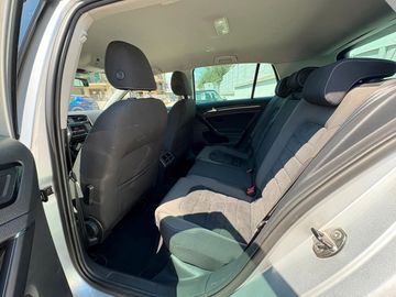 Volkswagen Golf - 12