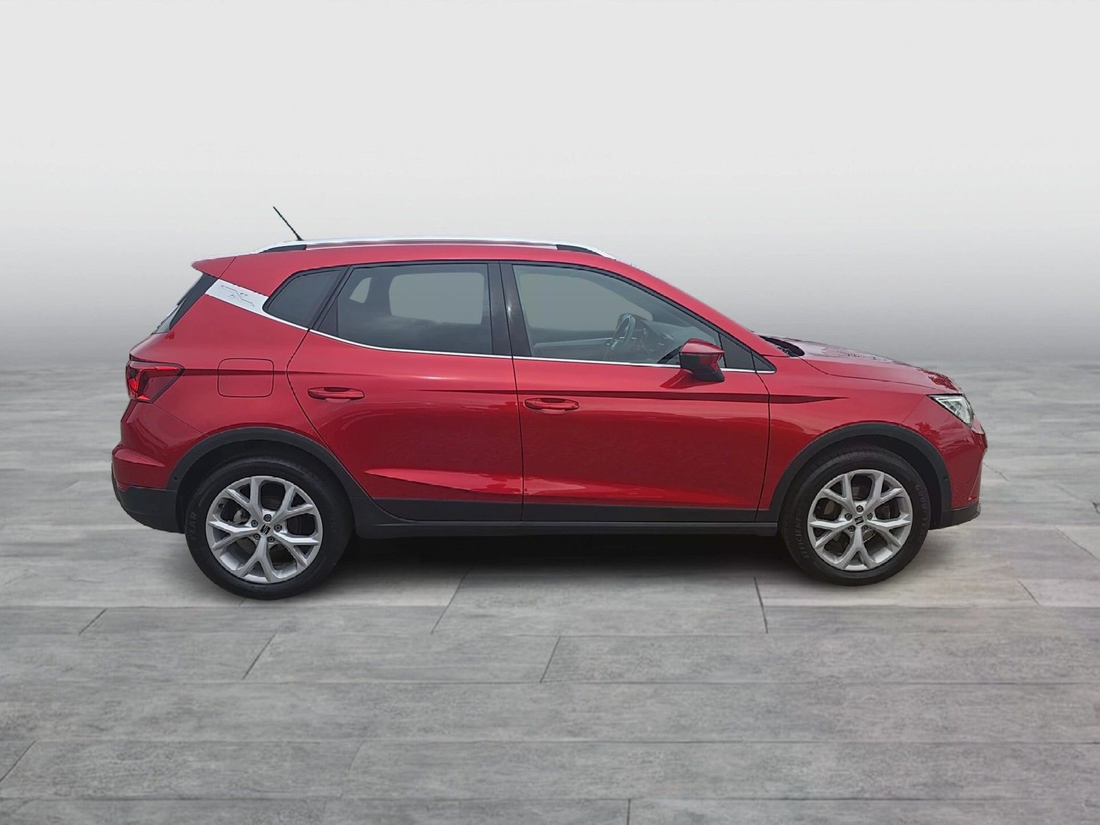 Fahrzeugabbildung SEAT Arona FR DSG LED Navi VC RFK KESSY SH