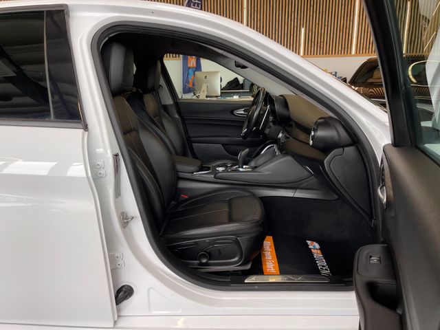 Alfa Romeo Giulia 2,2 JTDM Executive *BI-XENON*ACC*AHK*LED*