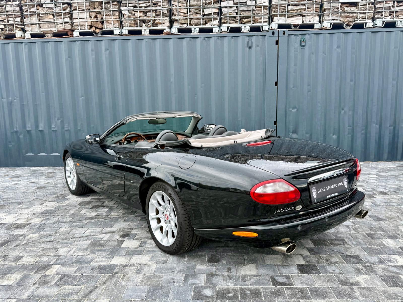 Jaguar XKR Cabriolet 4.0 V8 Kompressor 363 ch / Cuir / Xénon / Faible Kilométrage