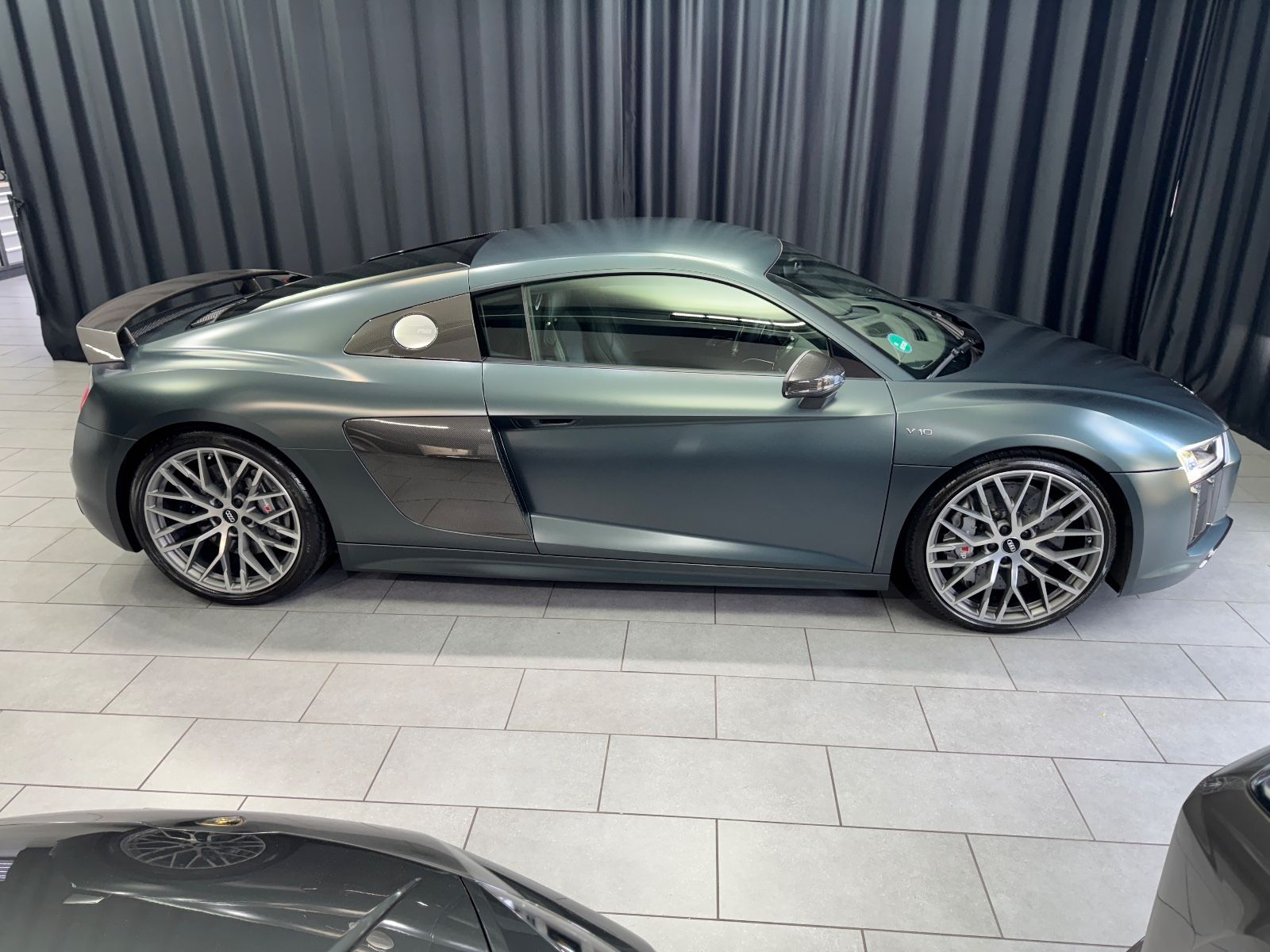 Fahrzeugabbildung Audi R8 Coupe 5.2 FSI V10 plus|CARBON|VOLL