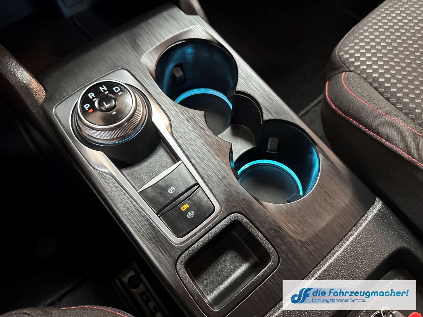 Fahrzeugabbildung Ford Focus ST-Line Navi LED ACC Apple CarPlay Android