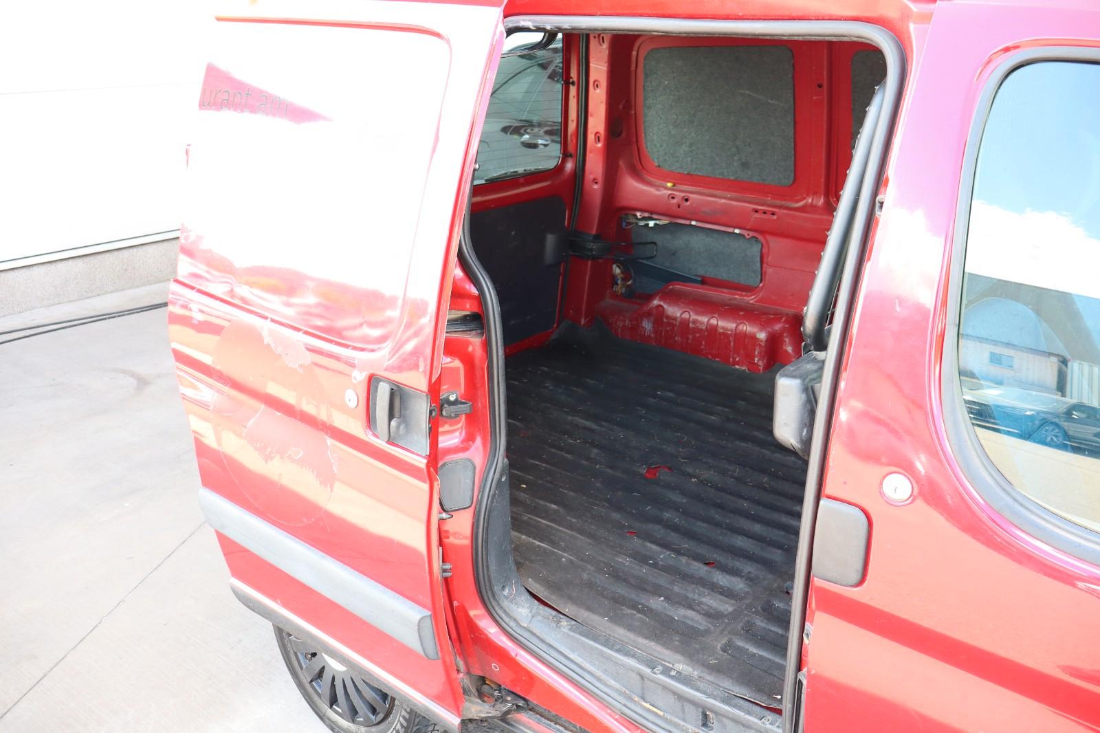Peugeot Partner 2.0 HDI 190 C Komfort Kasten TÜV 10/25