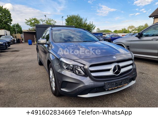 Mercedes-Benz GLA 200 Style Leder Navi Distronic PDC Euro6