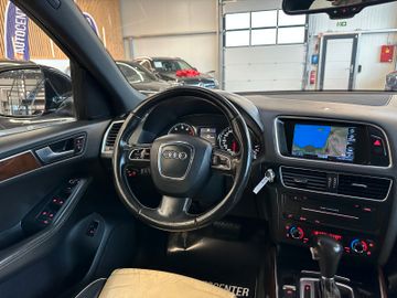 Audi Q5 3.2 FSI quattro *Kamera*Klima*Xenon*Panorama*