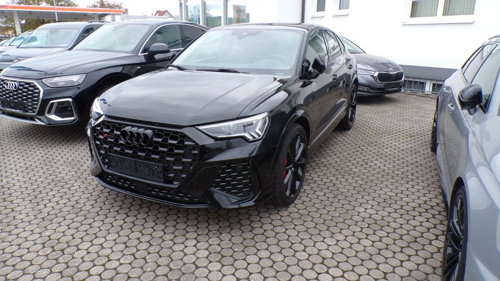 Audi RSQ3