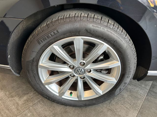 MYAUTOCENTER – Gebraucht- und Jahreswagen mit Werkstattservice in Pfaffenhofen Volkswagen Passat Highline *4Motion*Massage*AHK*LED*Keyless