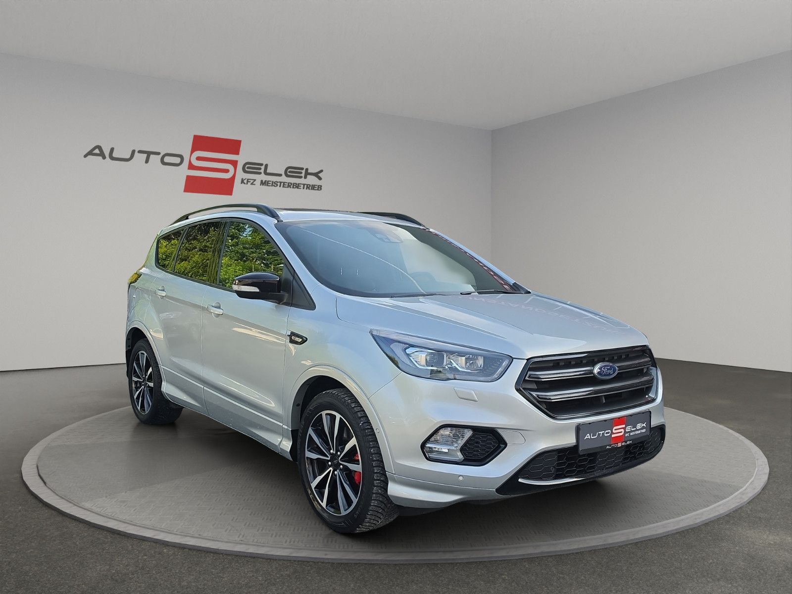 Fahrzeugabbildung Ford Kuga ST-Line Panorama-Dach Kamera Alcantara AHK