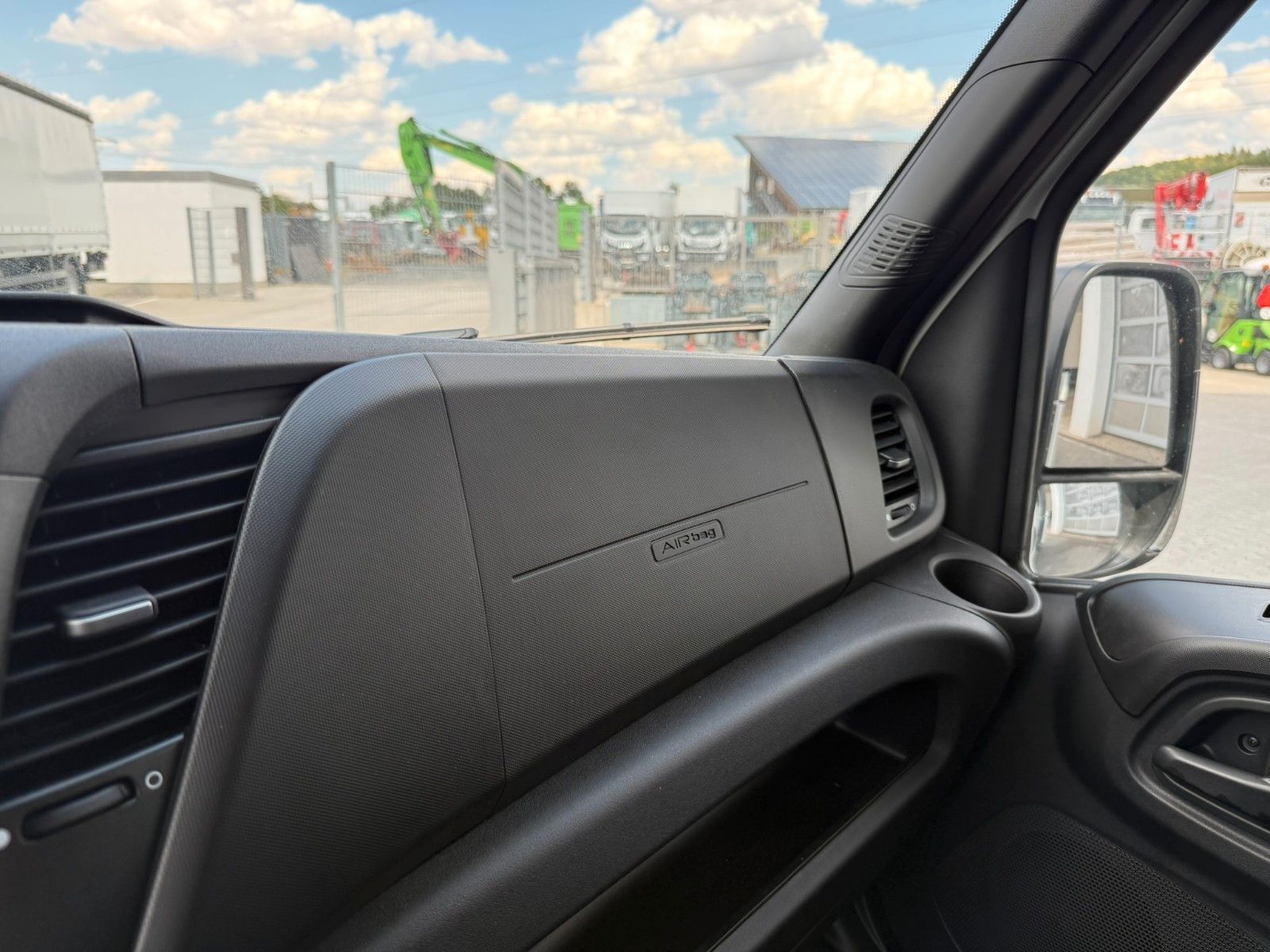 Fahrzeugabbildung Iveco 35S18HA8 D Pritsche *R 3750 mm*Automatik*