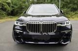 BMW X7 Baureihe X7 M50 i*2 Hand*TV*6 Sitze*St.Heiz* - mit Benzin-Antrieb: Schwarz, mit Apple Carplay