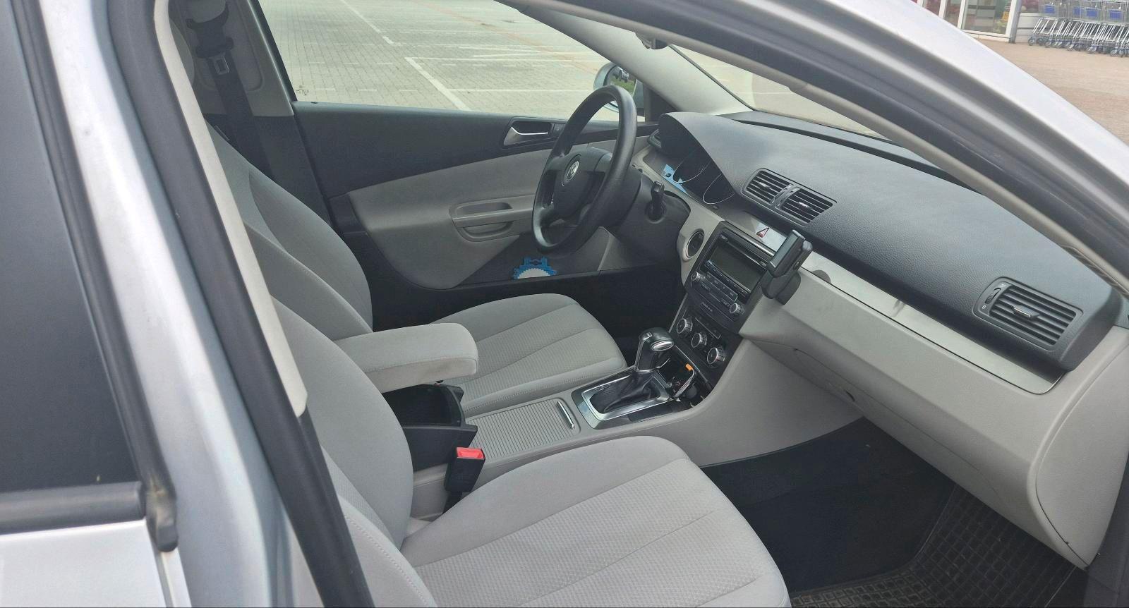 Volkswagen Passat 2010 — photo 11