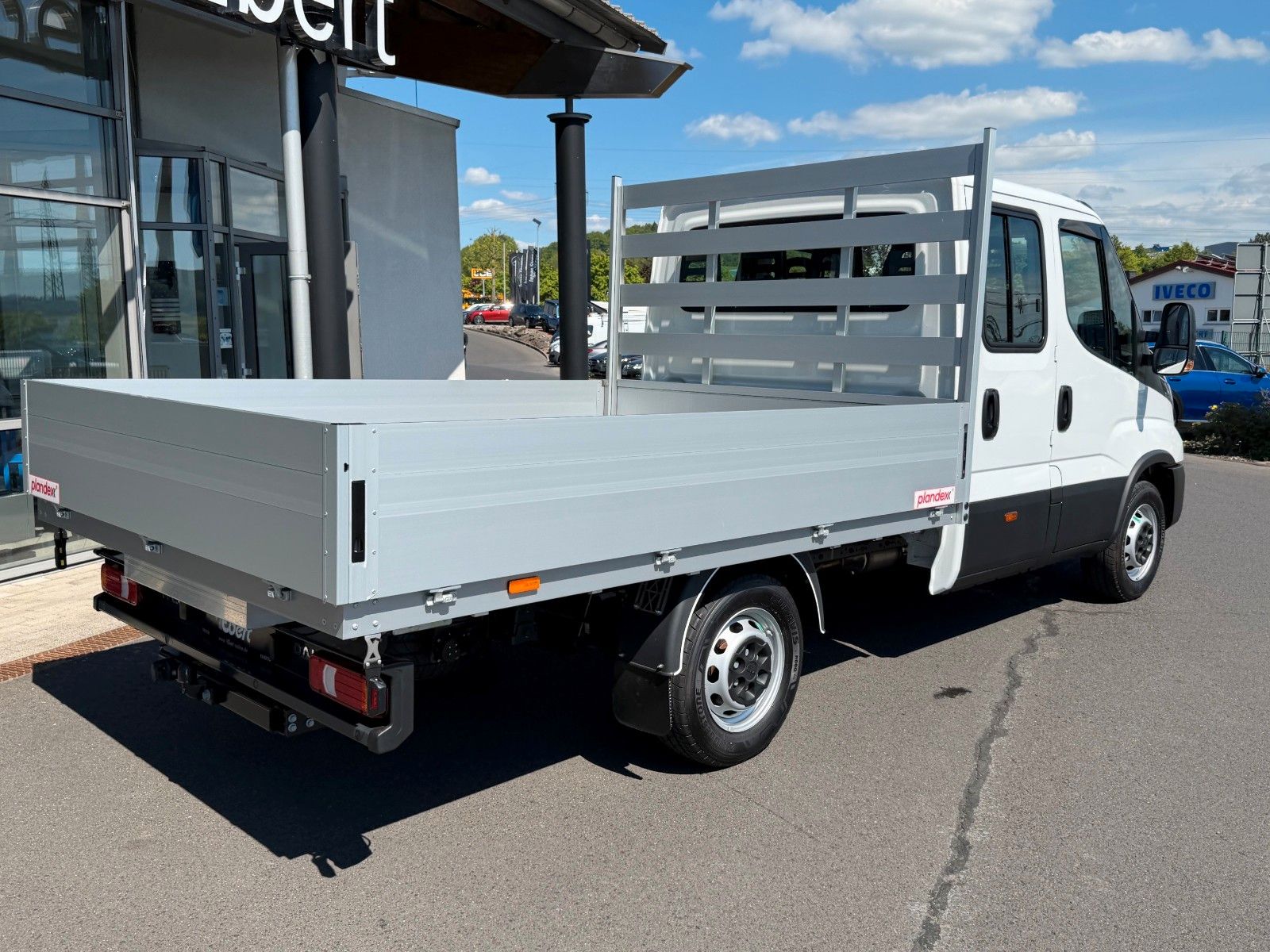Fahrzeugabbildung Iveco Daily 35S16 H 3.0L A8 *Automatik*AHK*7-Sitze*