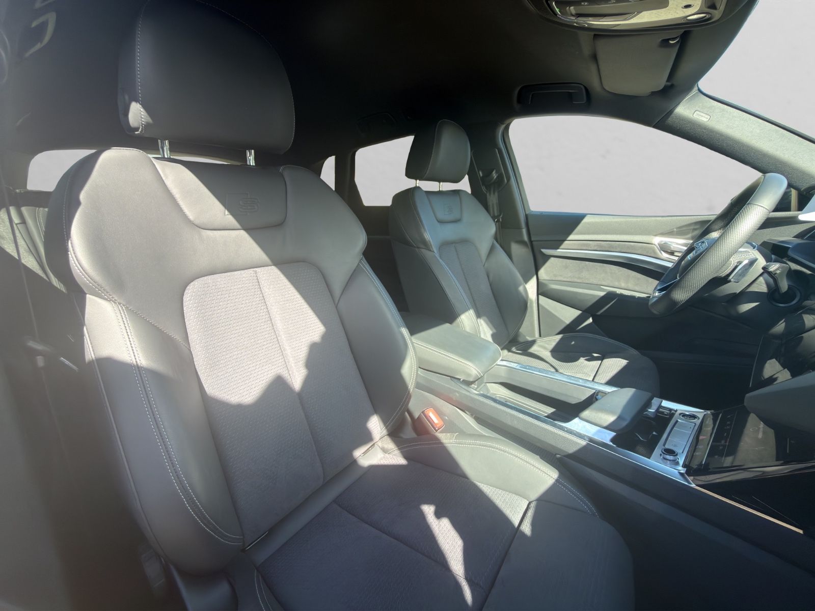 Audi e-tron 55 quattro S line Black AHK Kam Head-Up foto 15