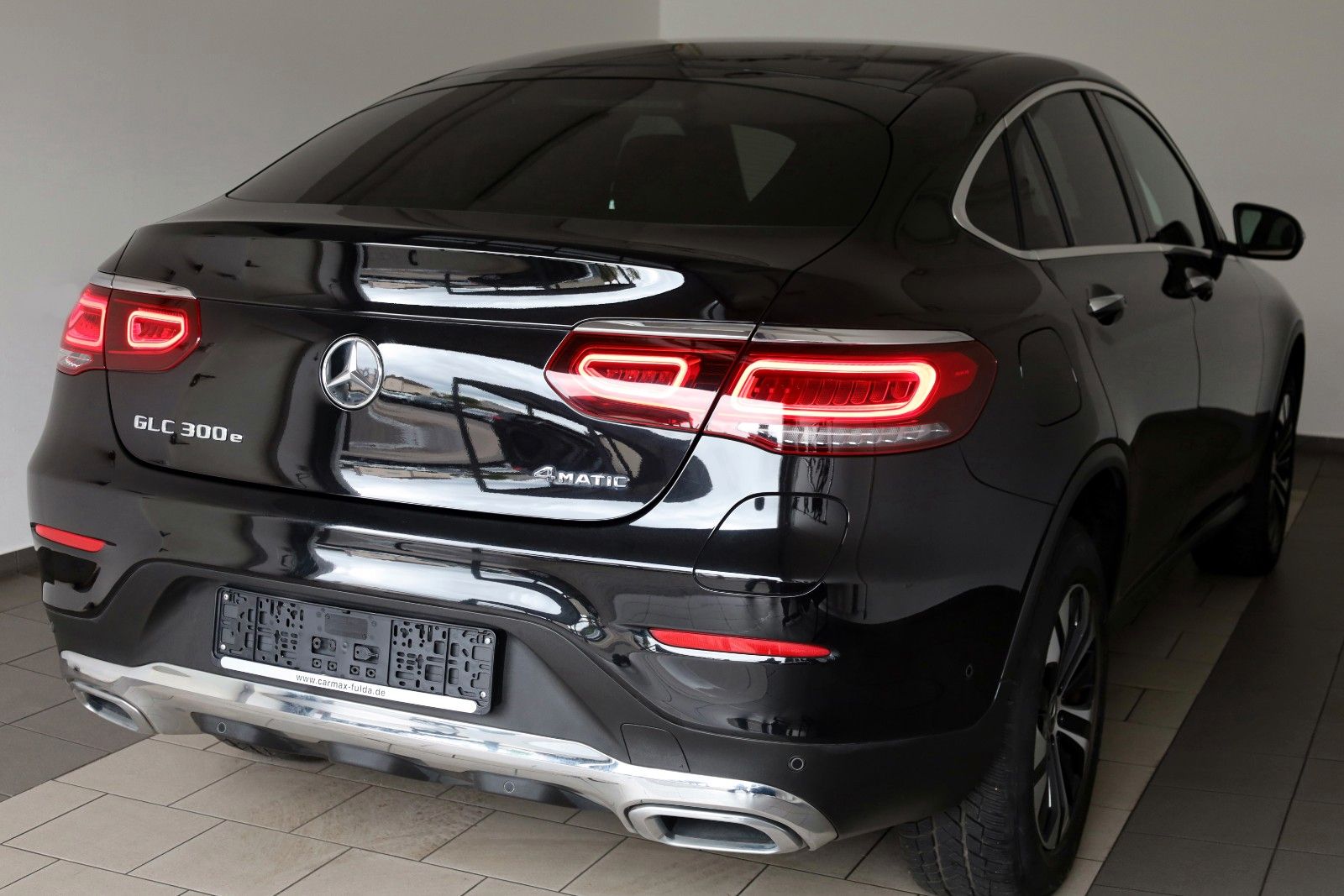 Fahrzeugabbildung Mercedes-Benz GLC 300e Coupe 4M,Leder,Navi,LED,GSD,360Kamera