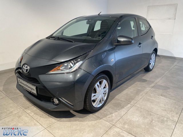 AYGO 1.0 x-play Team D KLIMA RÜCKFAHRKAMERA LM