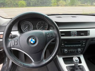 BMW 318 - 6