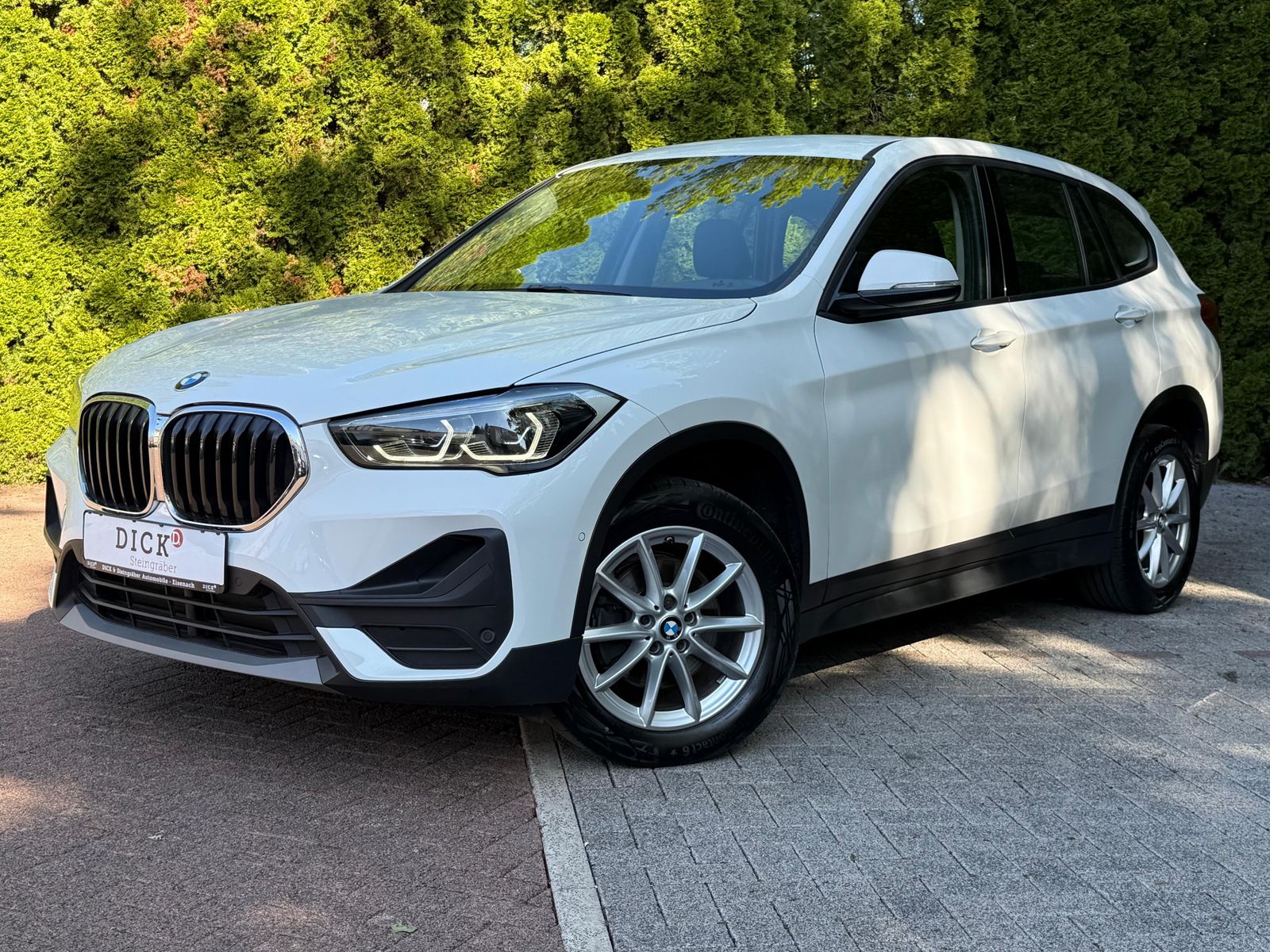 Fahrzeugabbildung BMW X1 sDrive 18 i Aut. LED+NAV+SHZ+AHK+TEMP+KAM+DAB