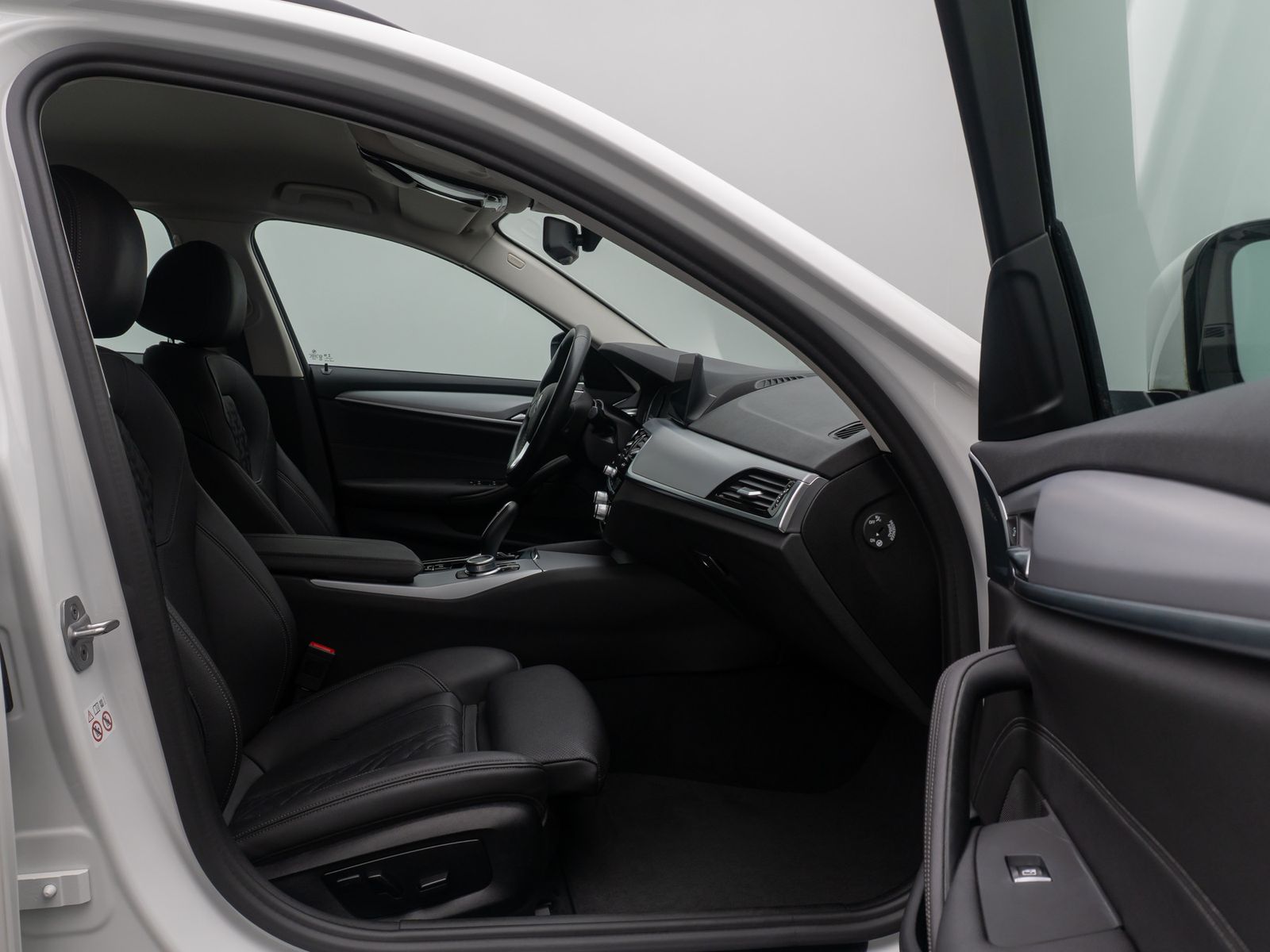 Fahrzeugabbildung BMW 520d Alarm AHK CockpitPlus Stop&go Kamera DAB