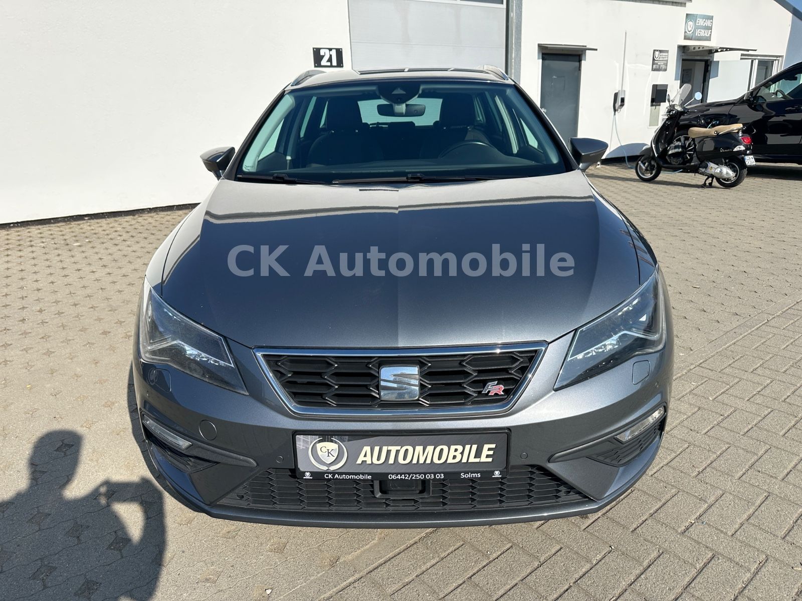 Fahrzeugabbildung SEAT Leon ST 1.5 TSI FR/Navi/Klima/LED/Tempomat/PDC