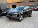 Jeep Cherokee Trailhawk 4WD - Jeep Cherokee: Trailhawk