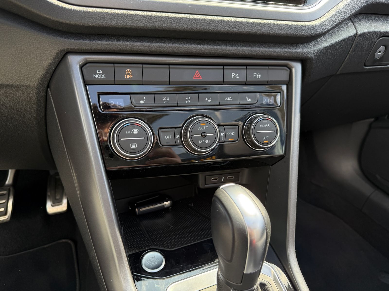 Fahrzeugabbildung Volkswagen T-Roc Cabriolet R-Line AHK LED NAVI ALU