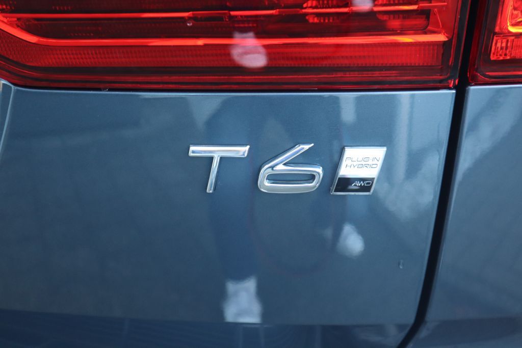 Fahrzeugabbildung Volvo XC60 T6 AWD Plus Bright+Nappa+HUD+SOFORT