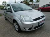 Ford Fiesta 1.4 16V Ghia - Ford Fiesta aus 2003: Ghia