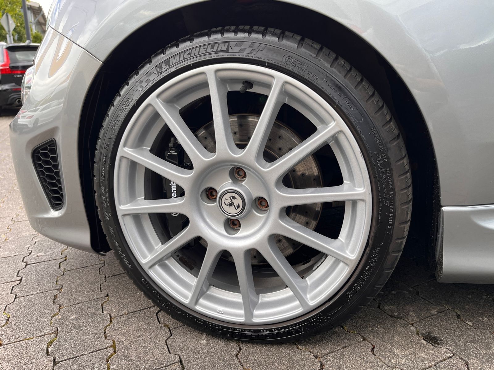 Fahrzeugabbildung Abarth 695C Rivale  Automatik XENON LEDER ALU
