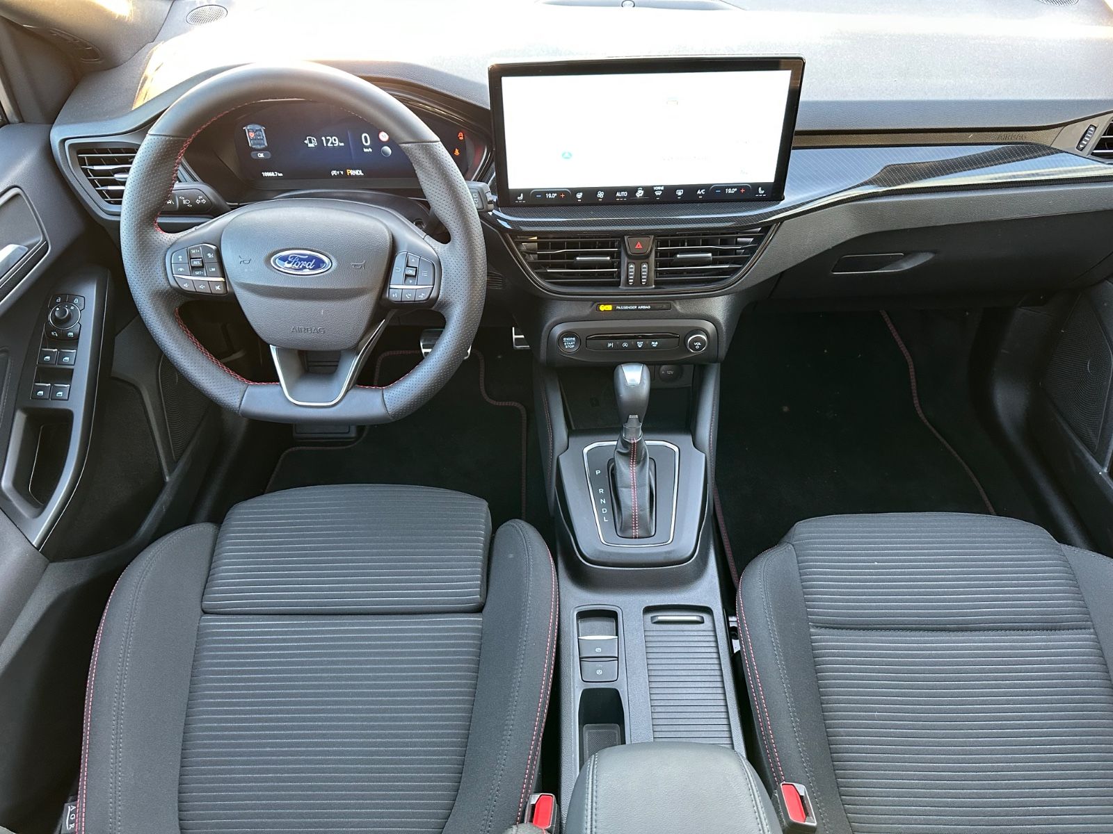 Fahrzeugabbildung Ford Focus Turnier 1.0 ST-Line X Pano/ACC/Matrix/Navi