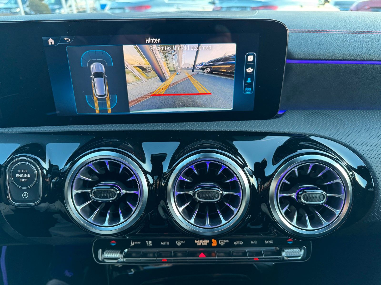 Fahrzeugabbildung Mercedes-Benz CLA 200 SB+AMG+Pano+Distr+Ambiente+Night+RFK