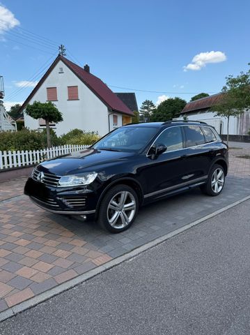 VW Touareg 3.0 V6 TDI Tiptr. Exclusive BMT R-Line