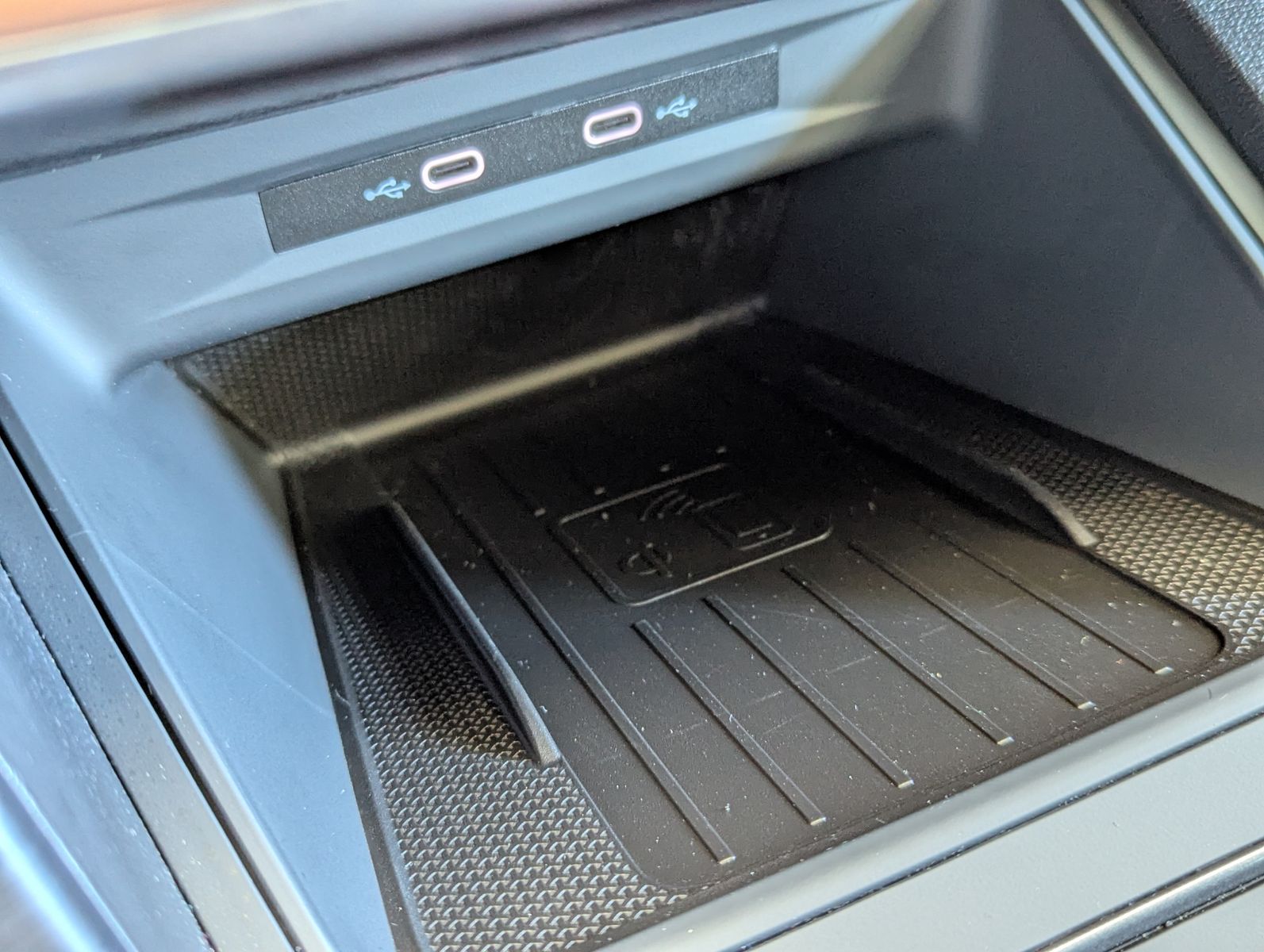 Fahrzeugabbildung CUPRA Leon VZ 2.0 TSI DSG Pano Matrix Beats Memory 19"