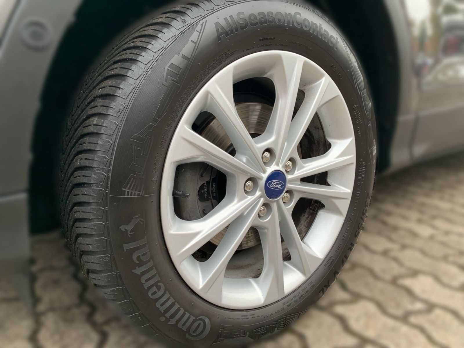 Fahrzeugabbildung Ford Kuga 1.5 EcoBoost Titanium 4x2 Start/Stopp 1Hd