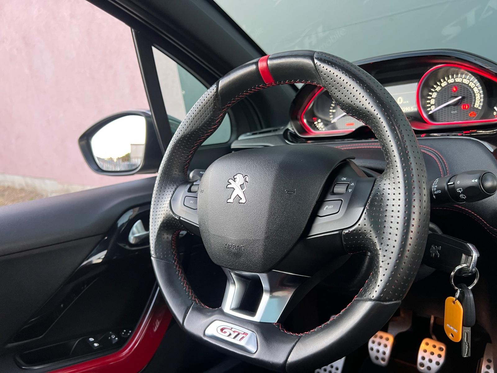 Peugeot 208 GTi*1.Hand*LED*Pano*Navi*Shz*Leder*Scheckh.*