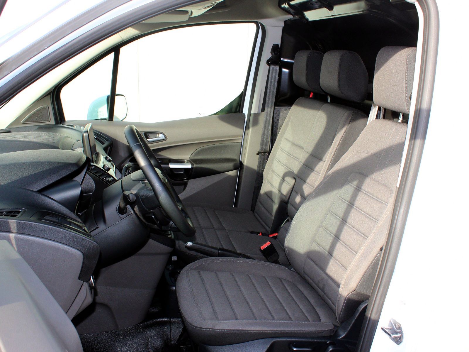 Fahrzeugabbildung Ford Transit Connect Kasten Limited 1,5 EcoBlue