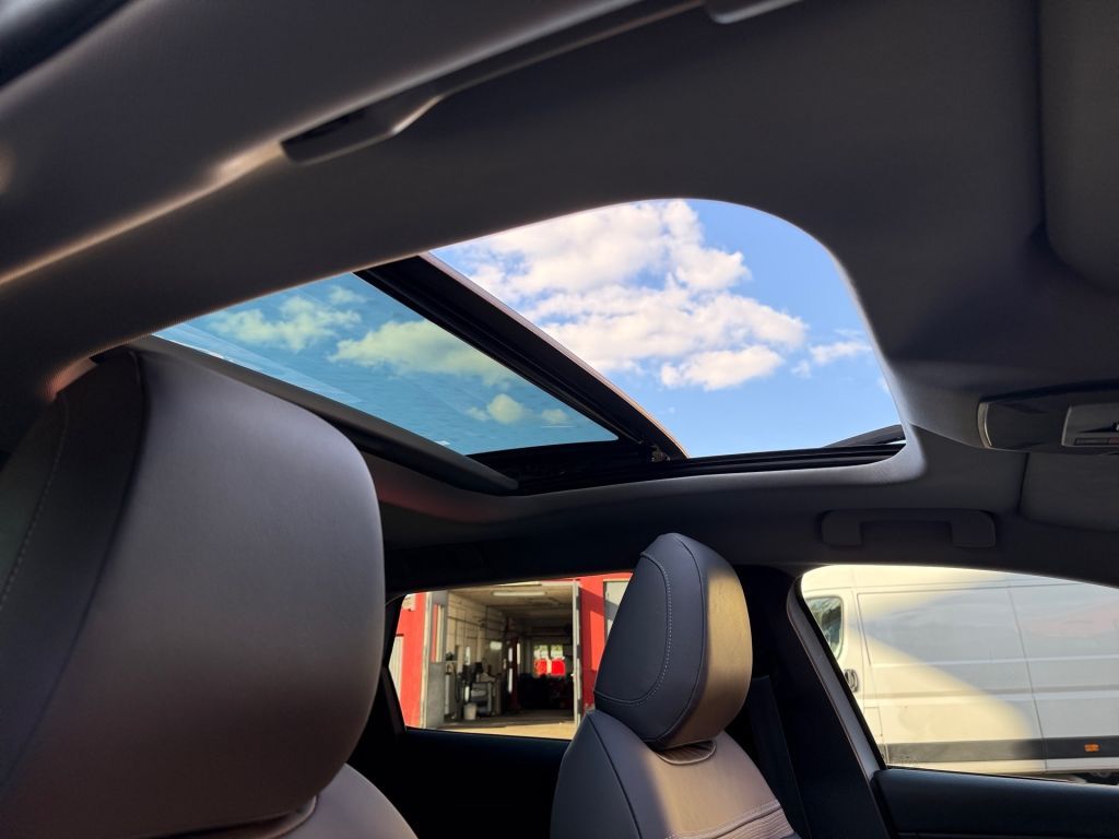 Fahrzeugabbildung Citroën C5 X PureTech 180 Start&Stop EAT8 SHINE PACK