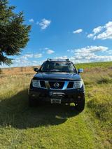 Nissan Navara D40 2,5 Cdi 4x4 Doka - gebrauchte Nissan Navara aus dem Jahr 2007