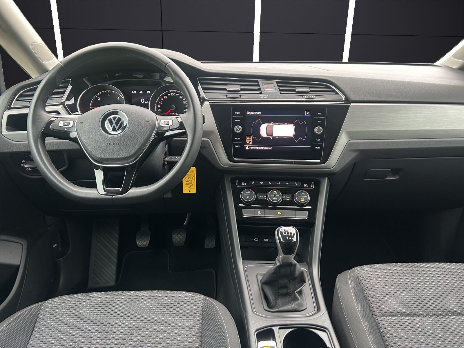 Fahrzeugabbildung Volkswagen Touran TDI Comfortline Navi PDC SH LM