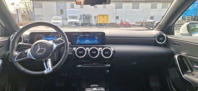 A 180 Progressive (EURO6e) Navi/Autom./Klima/LED