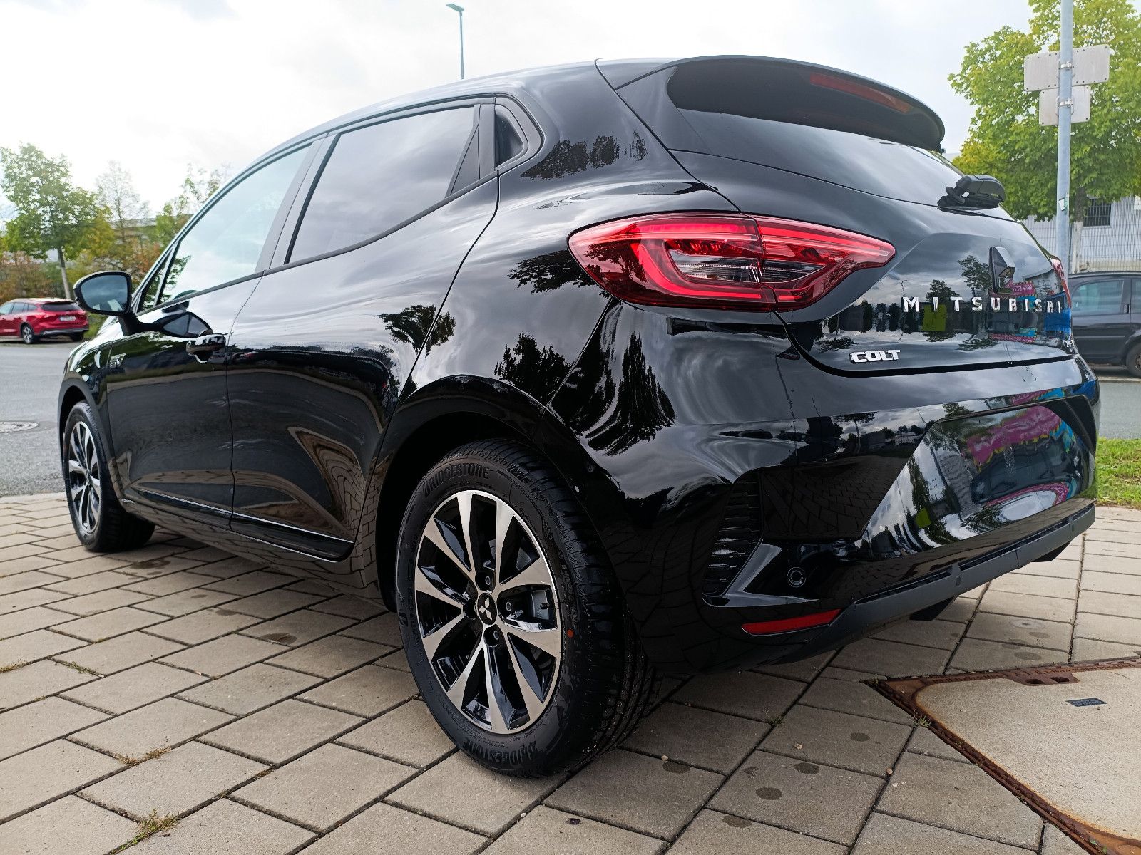 Mitsubishi Colt Plus Hybrid Automatik imagem 3