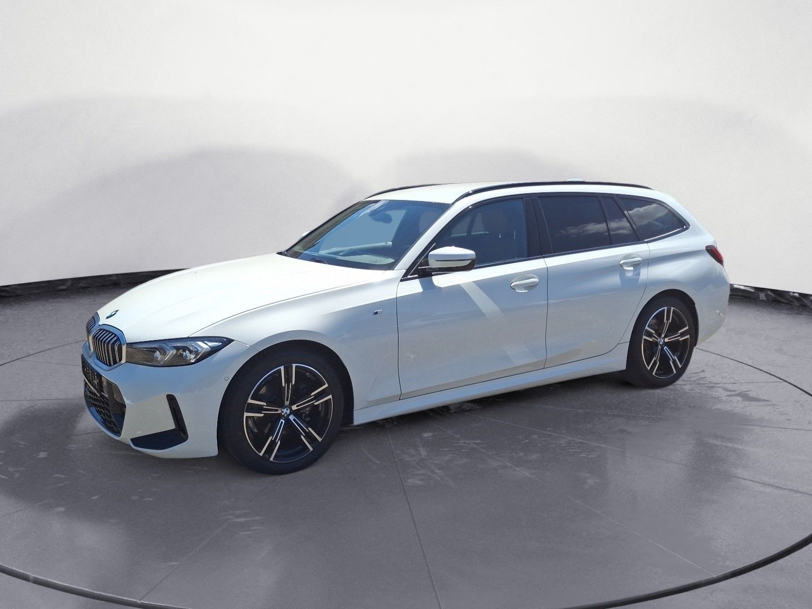 BMW 318i Touring M SPORT Parking Assistant Alarmanla