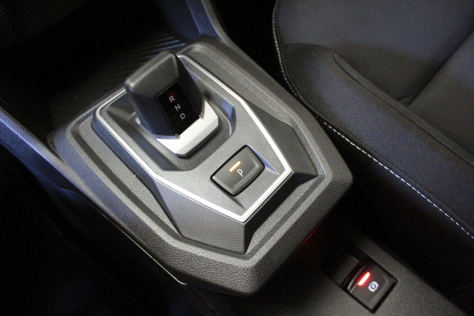 Fahrzeugabbildung Dacia Sandero Expression ECO-G 120 *Sitzhz*LPG