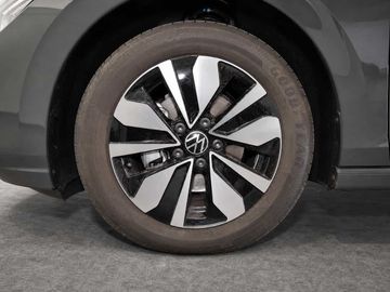Volkswagen Golf - 11