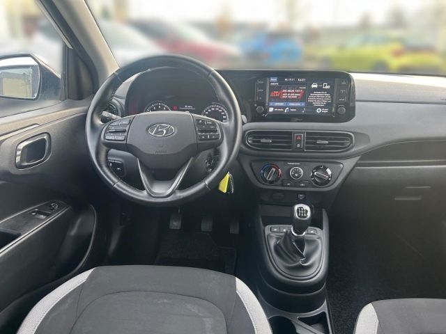 Fahrzeugabbildung Hyundai i10 Edition 30 Apple CarPlay Android Auto DAB SH
