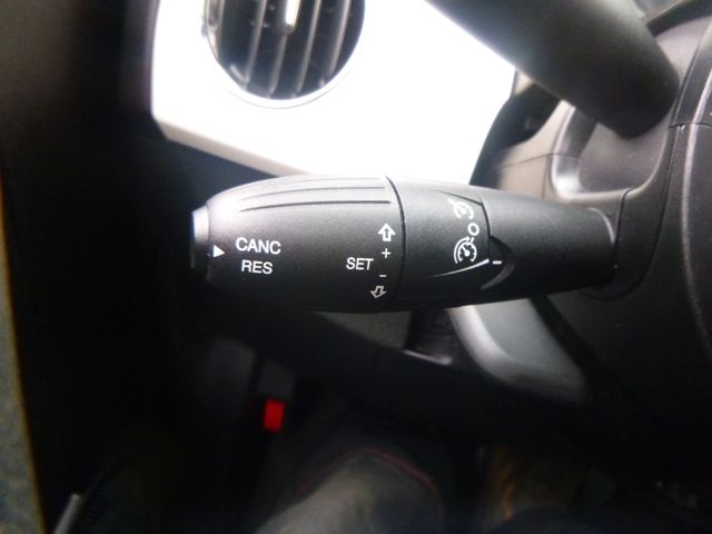 Fahrzeugabbildung Fiat 500 Lim Dolcevita >PANO/Einparkhilfe<