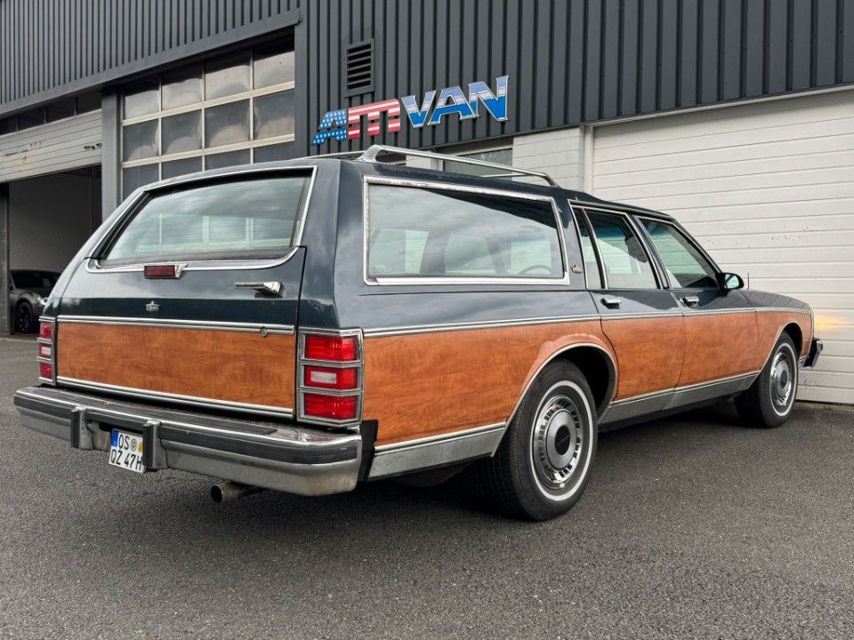 Fahrzeugabbildung Chevrolet Caprice Station Wagon LPG HU H gerade gemacht