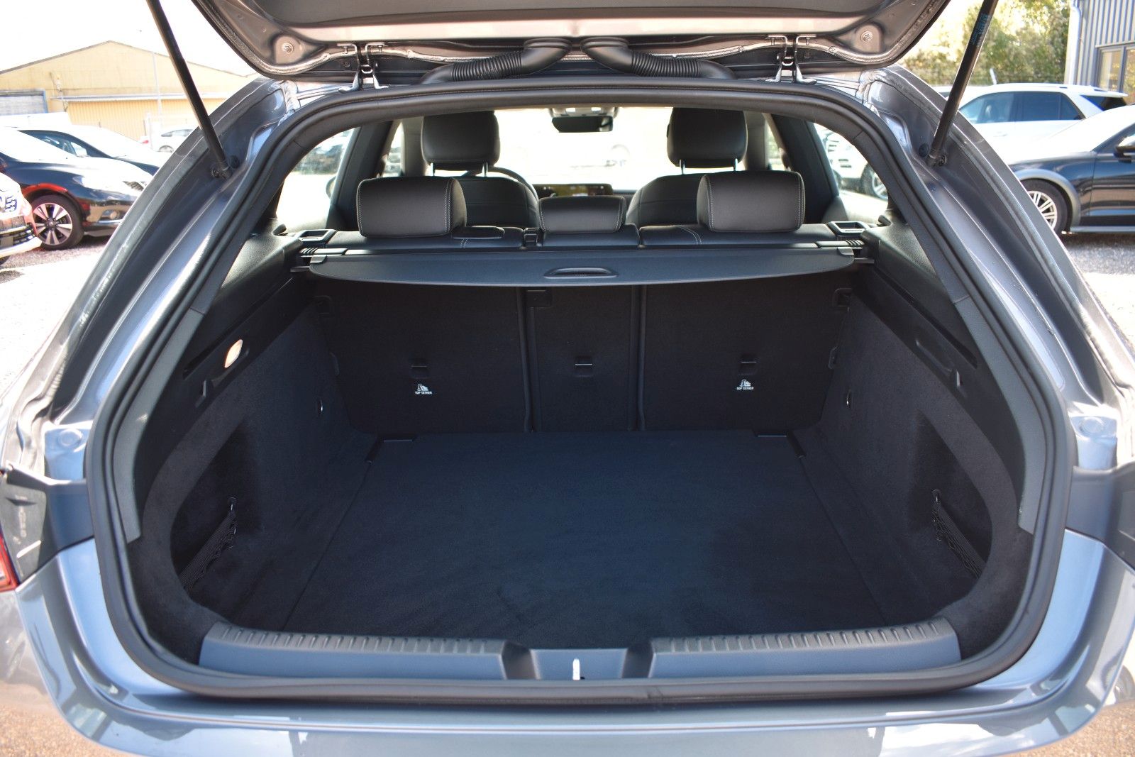 Fahrzeugabbildung Mercedes-Benz CLA 180d Shooting Brake LED/CARPLAY/KAMERA/TEMPO