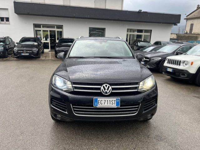 Volkswagen Touareg - 1