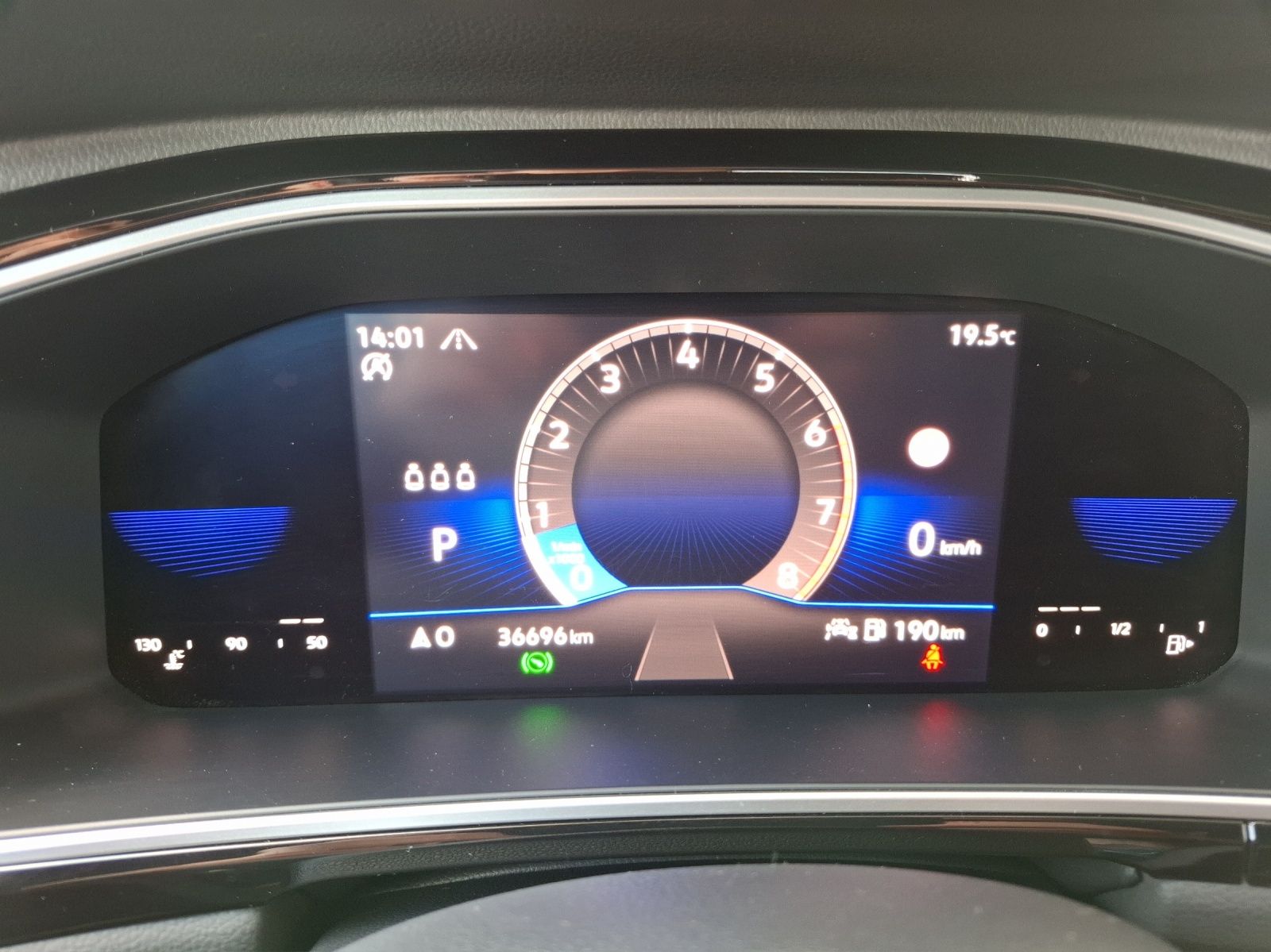 Fahrzeugabbildung Volkswagen T-Roc TSI R-Line DSG 4M Matrix Navi AID ACC Park